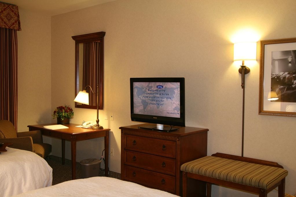 Hampton Inn & Suites Lodi Room photo