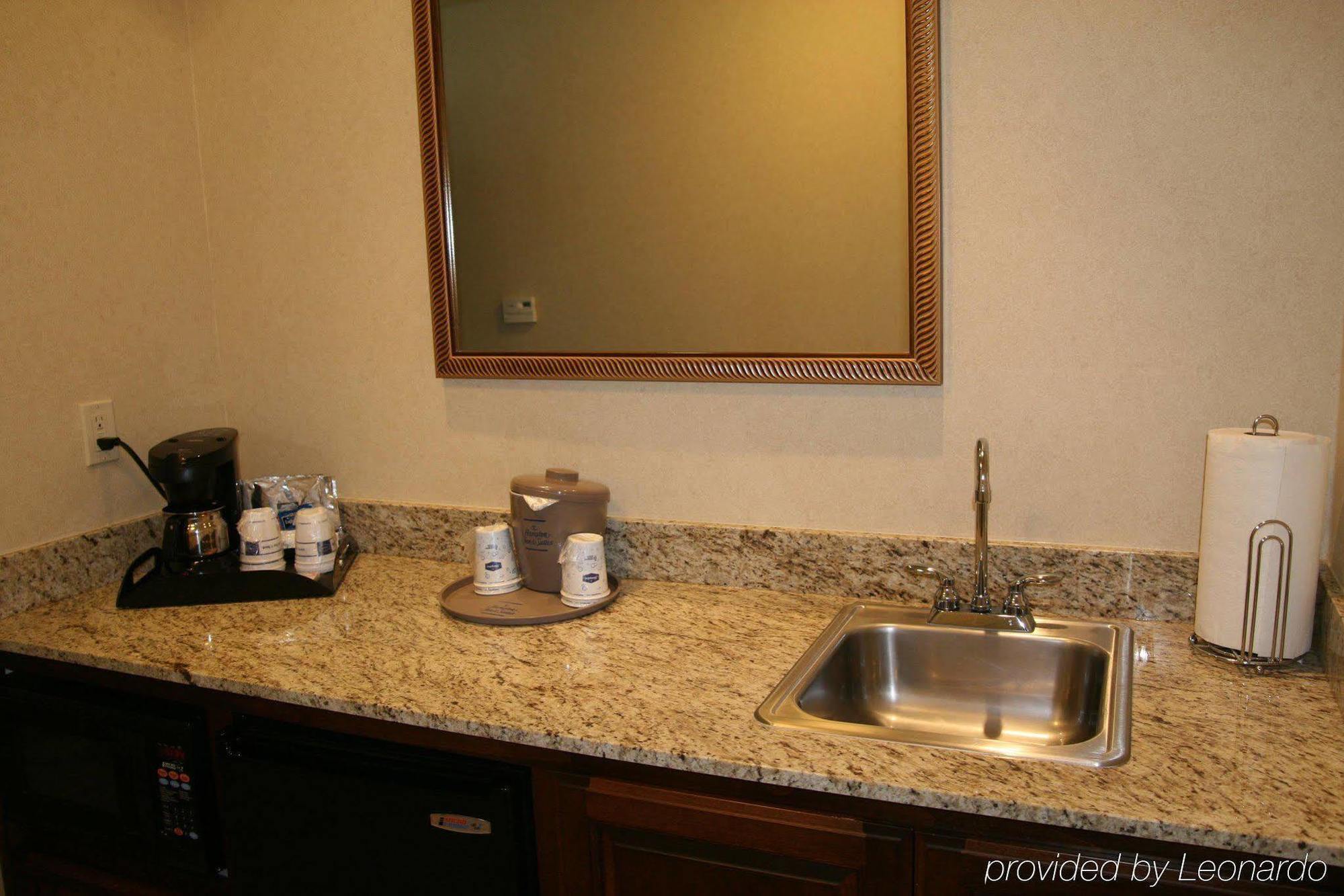 Hampton Inn & Suites Lodi Room photo